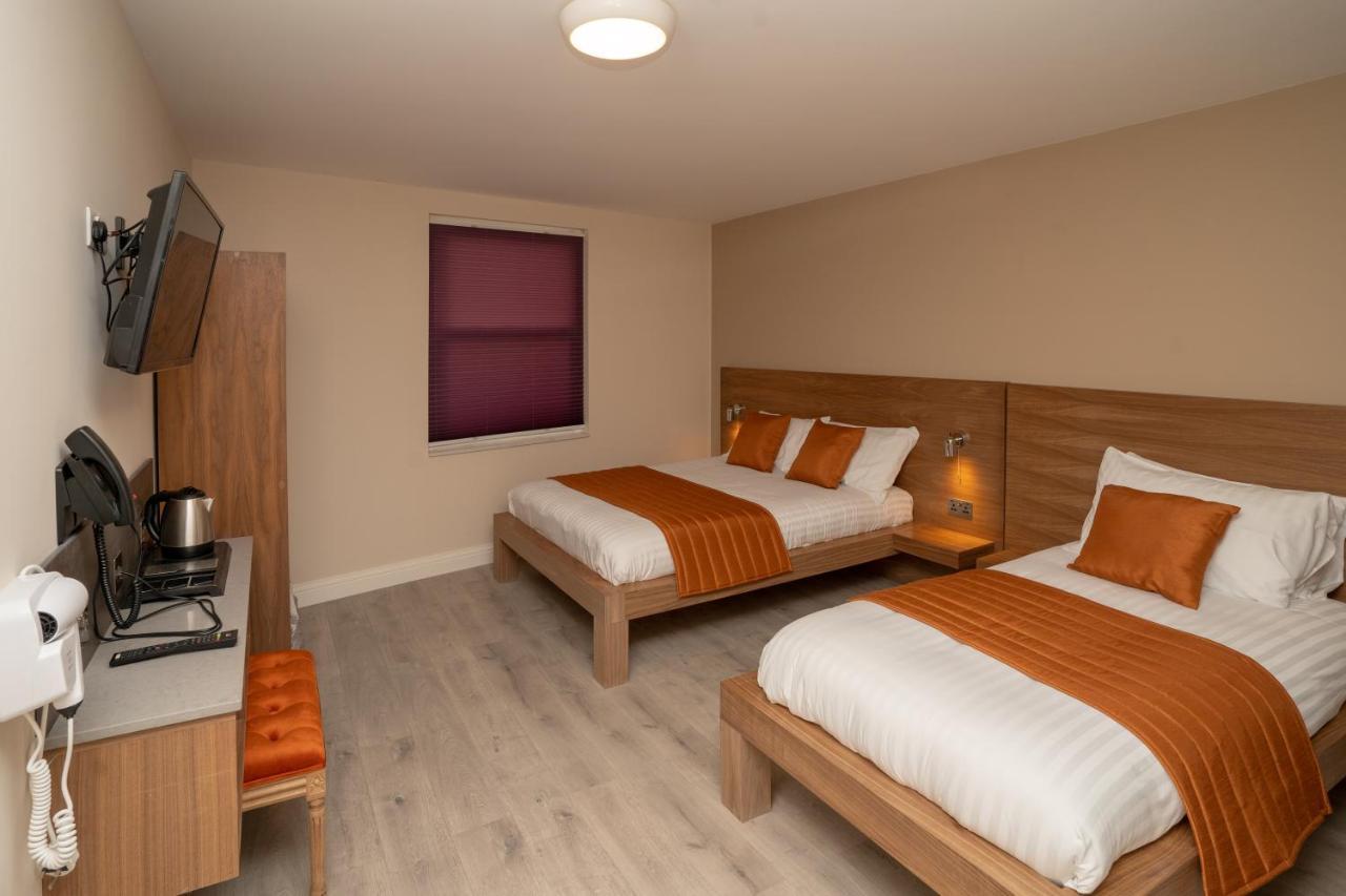 Eagle Hotel Luton Airport Екстер'єр фото
