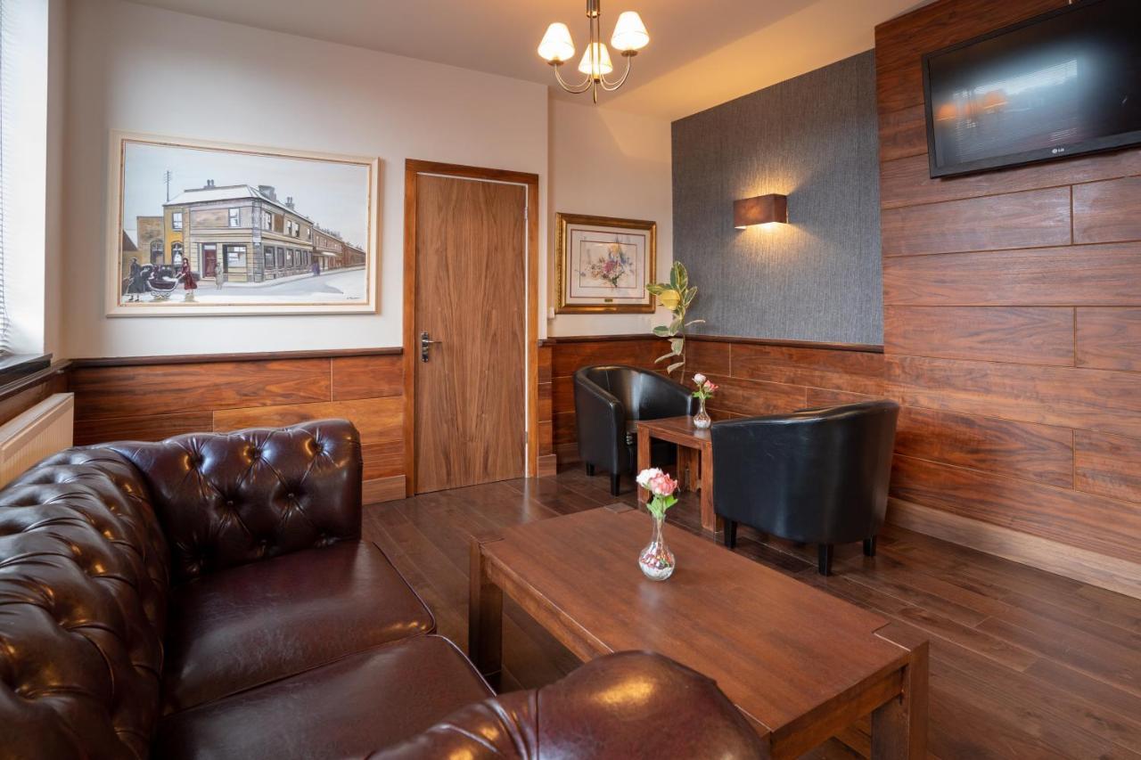 Eagle Hotel Luton Airport Екстер'єр фото