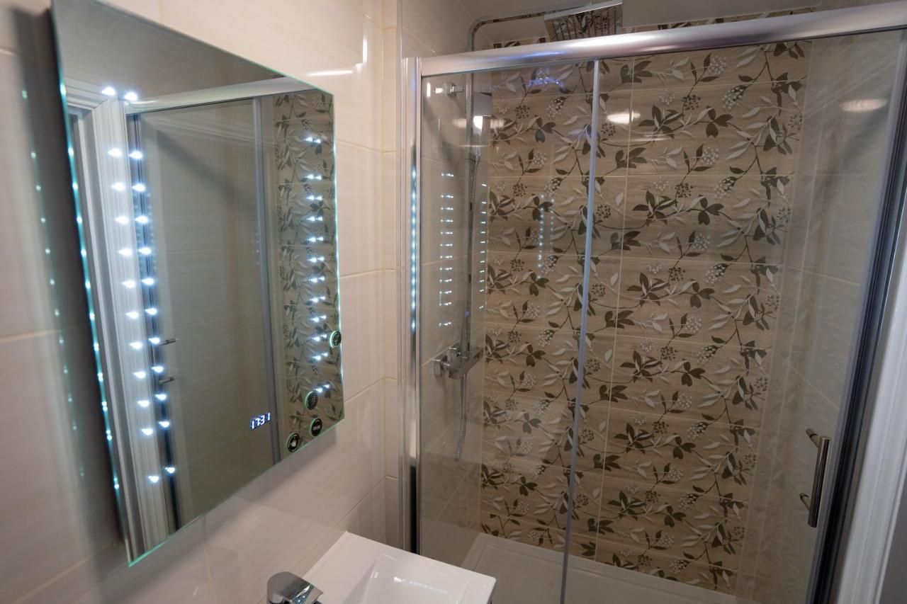 Eagle Hotel Luton Airport Екстер'єр фото
