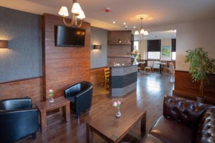 Eagle Hotel Luton Airport Екстер'єр фото