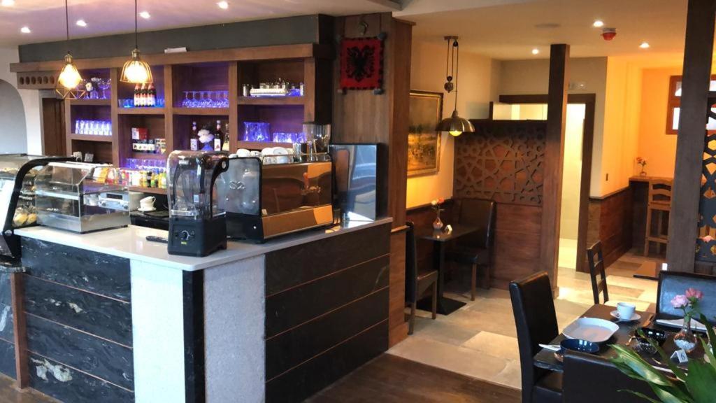 Eagle Hotel Luton Airport Екстер'єр фото